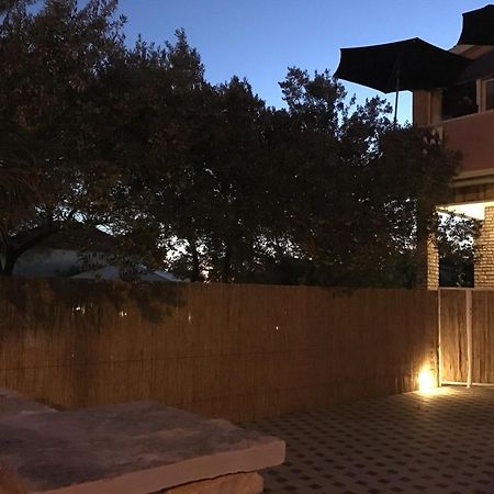 Apartment With Private Pool ซูโกชัน ภายนอก รูปภาพ