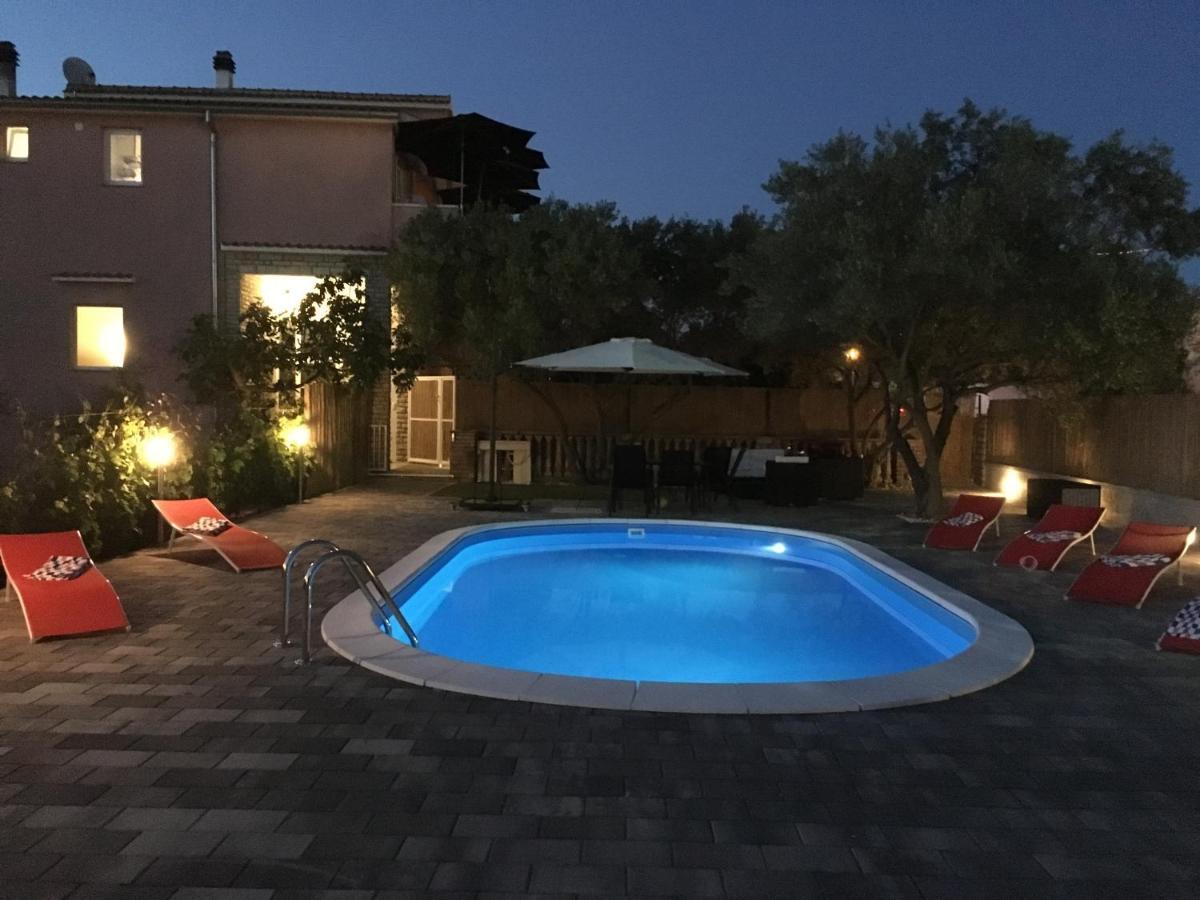 Apartment With Private Pool ซูโกชัน ภายนอก รูปภาพ