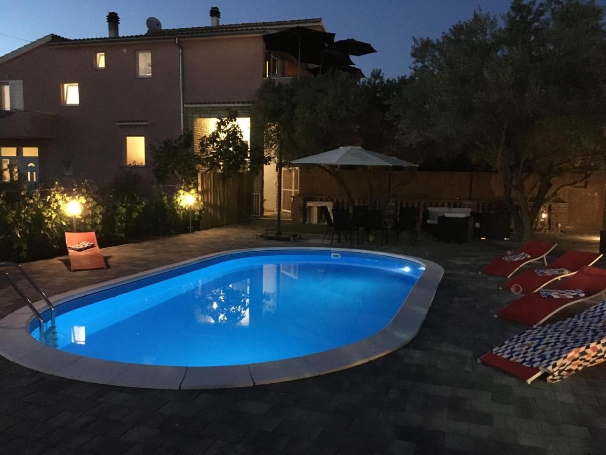 Apartment With Private Pool ซูโกชัน ภายนอก รูปภาพ