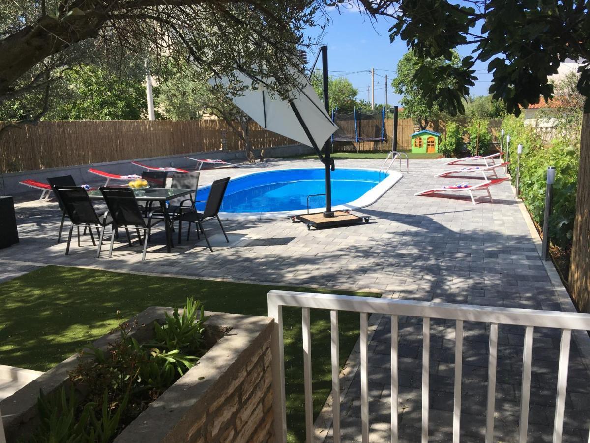 Apartment With Private Pool ซูโกชัน ภายนอก รูปภาพ