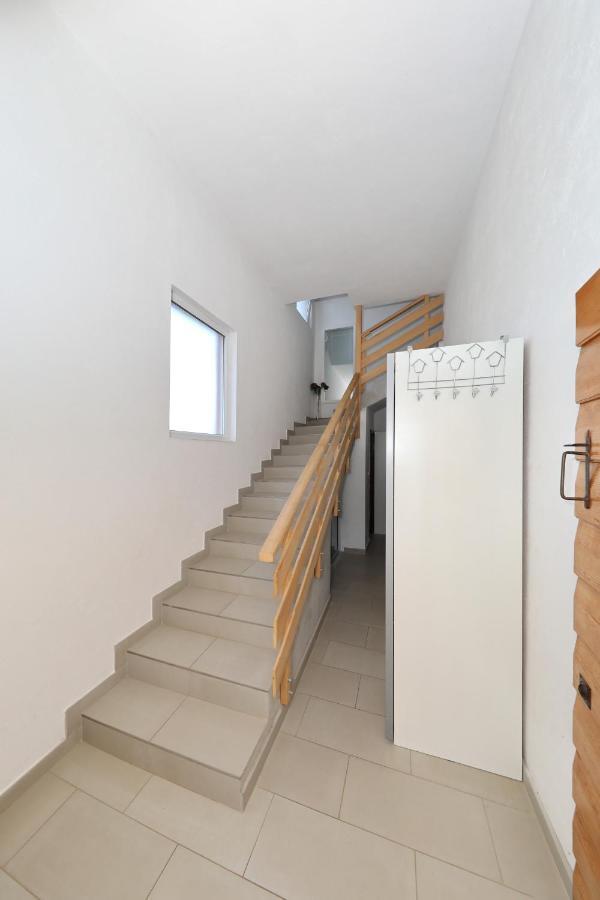 Apartment With Private Pool ซูโกชัน ภายนอก รูปภาพ
