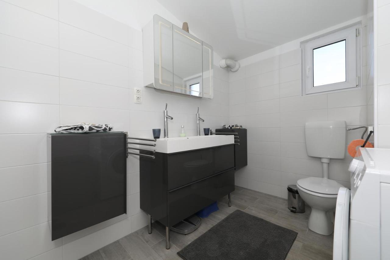 Apartment With Private Pool ซูโกชัน ภายนอก รูปภาพ