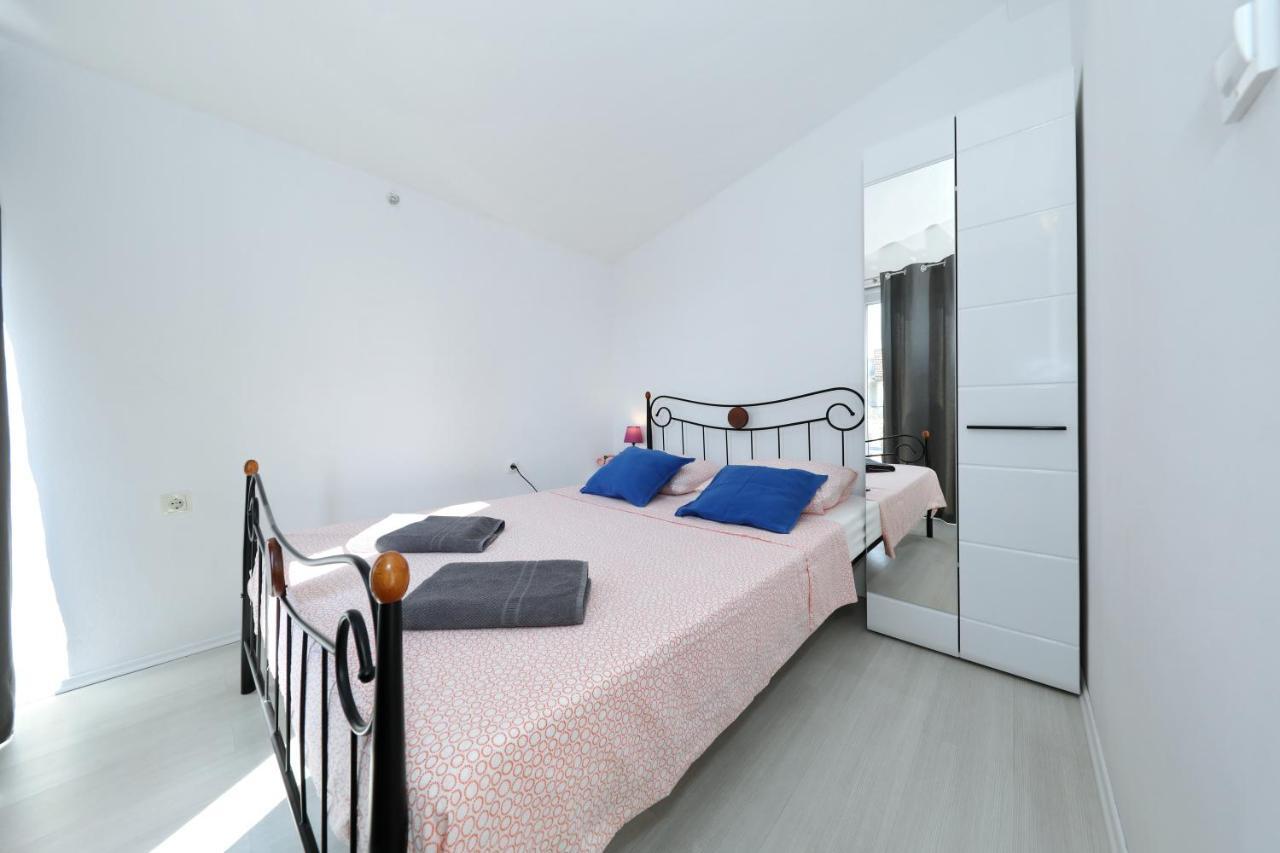 Apartment With Private Pool ซูโกชัน ภายนอก รูปภาพ