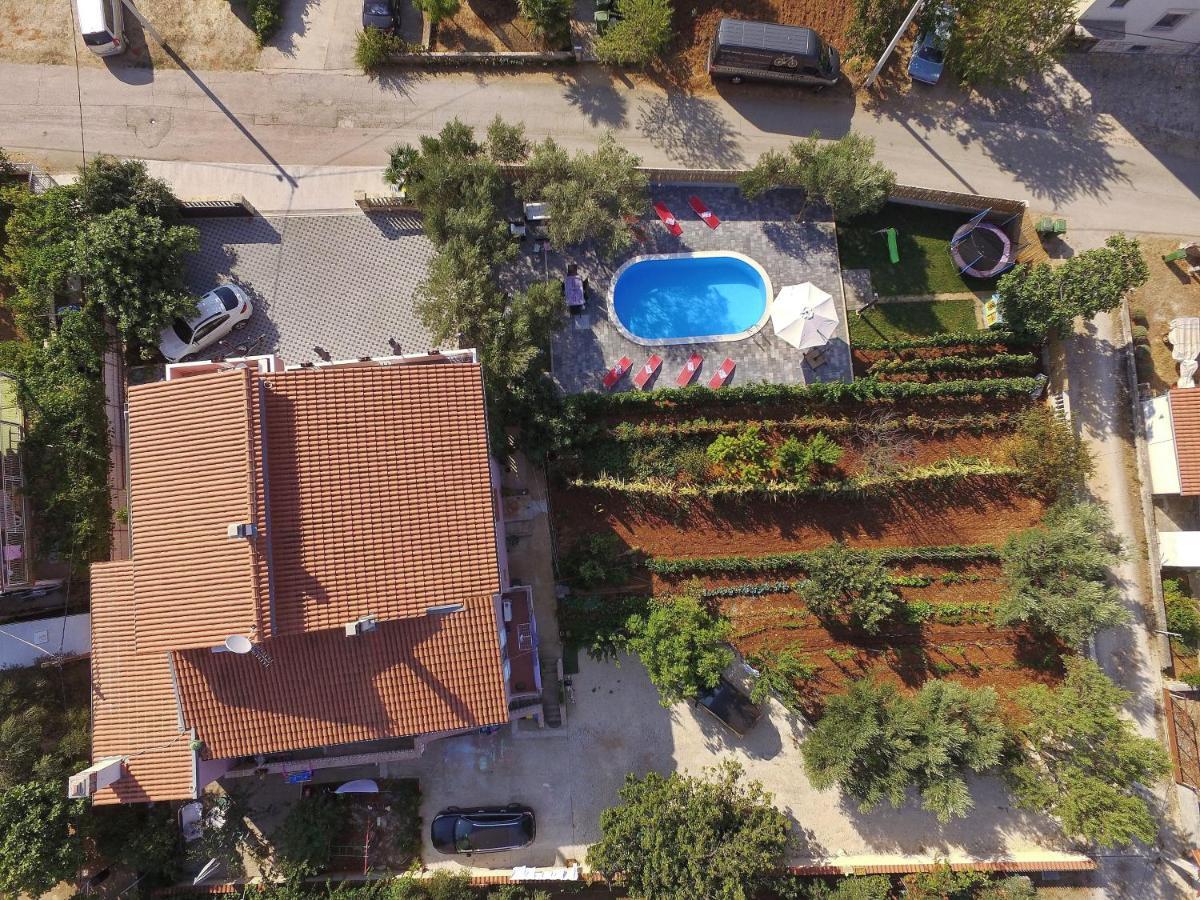 Apartment With Private Pool ซูโกชัน ภายนอก รูปภาพ